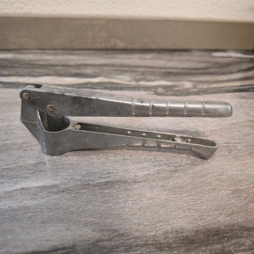 Vintage EKCO Aluminum Garlic Onion Juicer Press – Mid-Century Kitchen Tool USA